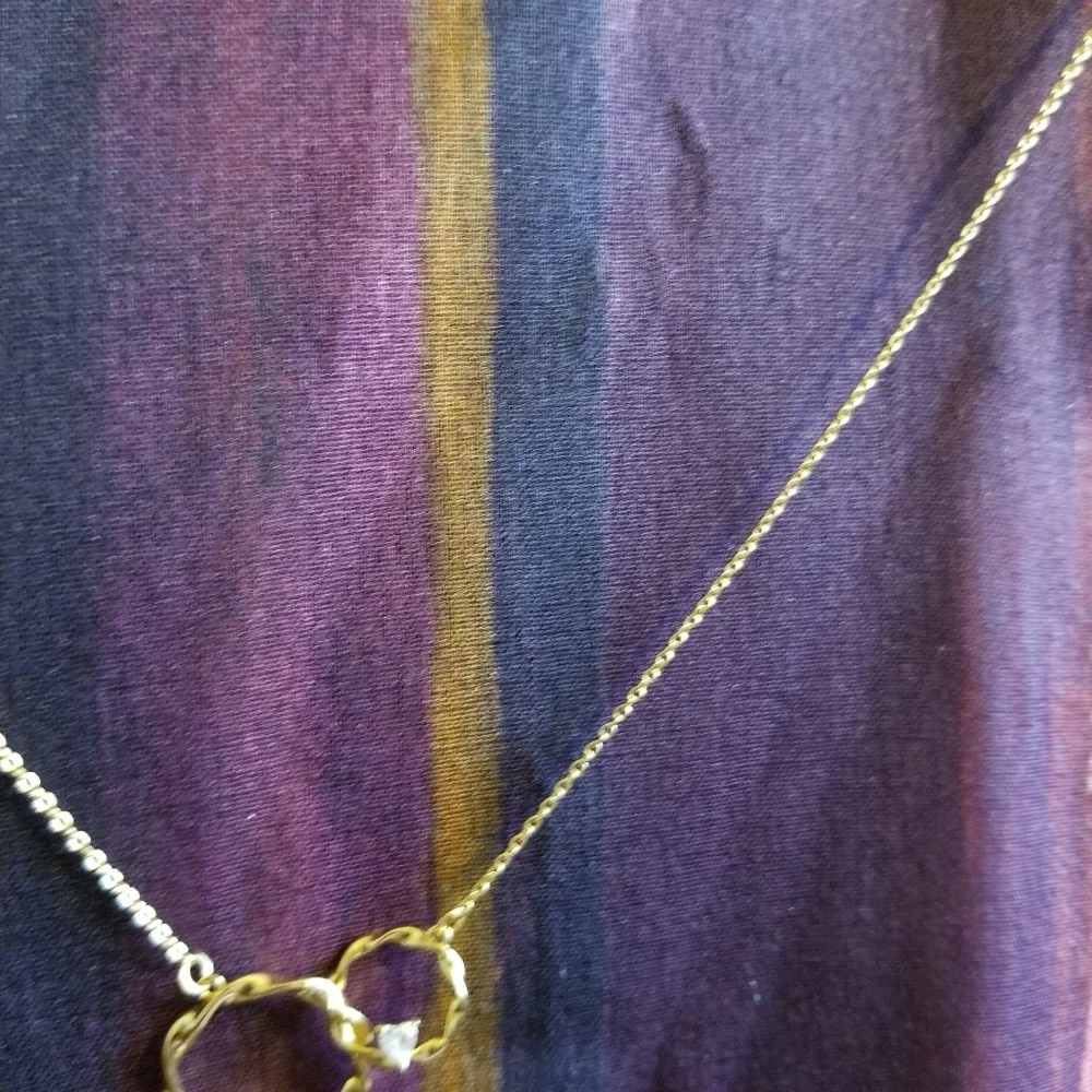 EUC ( S925) Gold Necklace with Interlocking Circles With Clear Heart Rhinestones - Picture 8 of 11